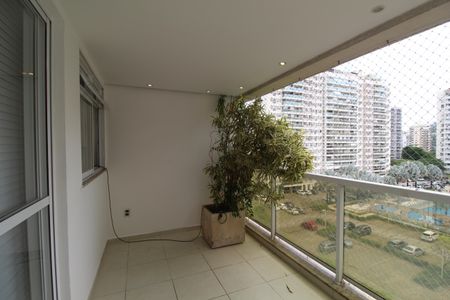 Apartamento à venda com 77m², 3 quartos e 1 vagaSala - Varanda