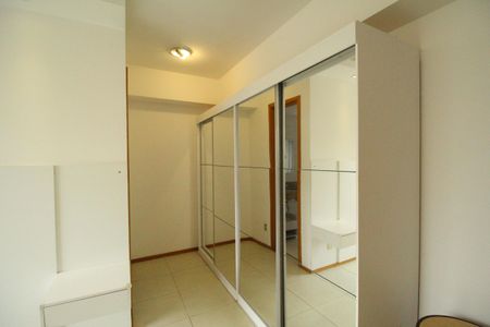 Apartamento à venda com 77m², 3 quartos e 1 vagaSuíte 