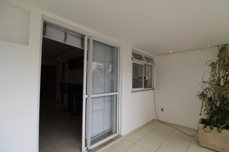 Apartamento à venda com 77m², 3 quartos e 1 vagaSala - Varanda