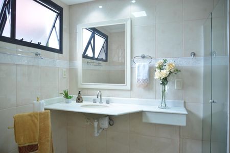 Apartamento à venda com 136m², 3 quartos e 2 vagasBanheiro da Suíte