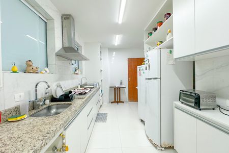 Apartamento à venda com 300m², 4 quartos e 4 vagasCozinha
