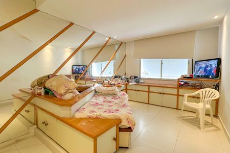 Apartamento à venda com 300m², 4 quartos e 4 vagasQuarto 01