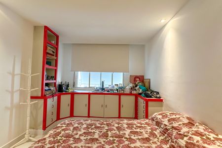 Apartamento à venda com 300m², 4 quartos e 4 vagasQuarto 02