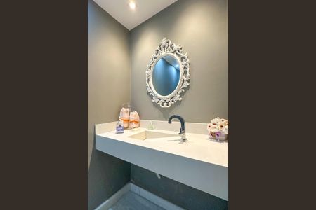 Apartamento à venda com 300m², 4 quartos e 4 vagasLavabo