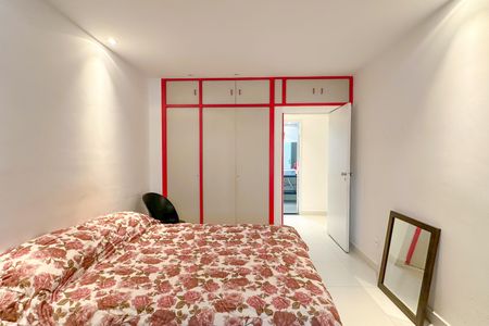 Apartamento à venda com 300m², 4 quartos e 4 vagasQuarto 02