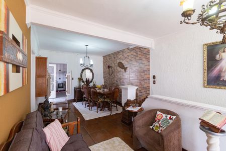 Casa à venda com 446m², 7 quartos e 4 vagas Casa à venda com 446m², 7 quartos e 4 vagasSala