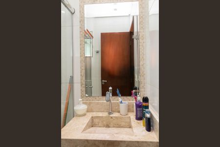 Casa à venda com 165m², 3 quartos e 4 vagasBanheiro da Suíte