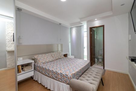 Casa à venda com 165m², 3 quartos e 4 vagasSuíte