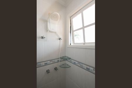 Casa de condomínio à venda com 115m², 3 quartos e 2 vagasBanheiro Social