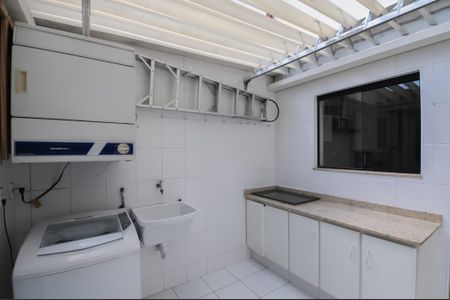 Casa de condomínio à venda com 115m², 3 quartos e 2 vagasÁrea de Serviço