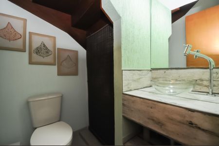 Casa de condomínio à venda com 115m², 3 quartos e 2 vagasLavabo