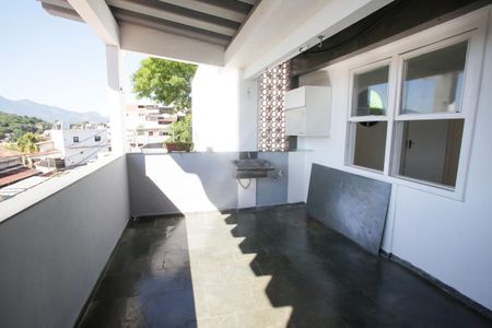 Casa à venda com 120m², 2 quartos e 1 vagaÁrea de Serviço