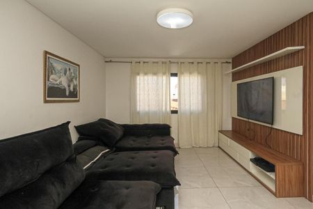 Casa à venda com 140m², 3 quartos e 2 vagasSala