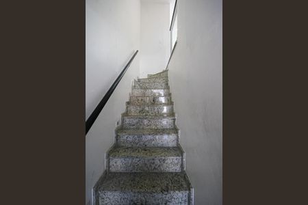 Casa à venda com 140m², 3 quartos e 2 vagasEscada