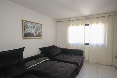 Casa à venda com 140m², 3 quartos e 2 vagasSala