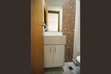 Casa à venda com 140m², 3 quartos e 2 vagasBanheiro/Suíte