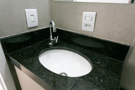 Casa de condomínio à venda com 115m², 3 quartos e 2 vagasBanheiro 1