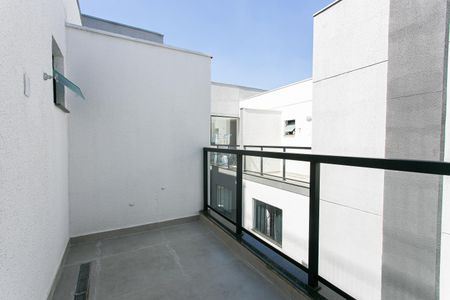 Casa de condomínio à venda com 115m², 3 quartos e 2 vagasVaranda