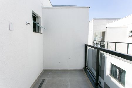 Casa de condomínio à venda com 115m², 3 quartos e 2 vagasVaranda