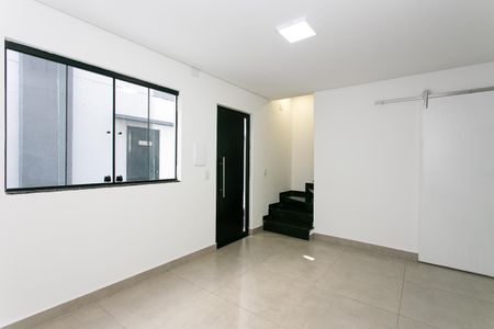 Casa de condomínio à venda com 115m², 3 quartos e 2 vagasSala