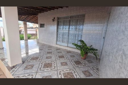 Casa à venda com 270m², 5 quartos e 3 vagasFoto 01