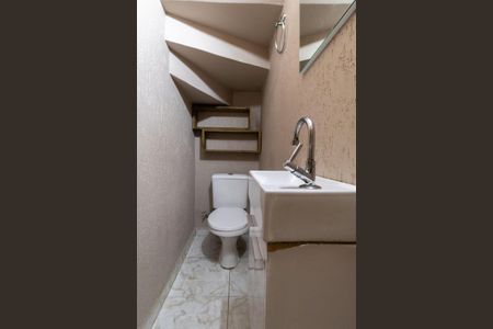 Casa à venda com 143m², 3 quartos e 2 vagasLavabo