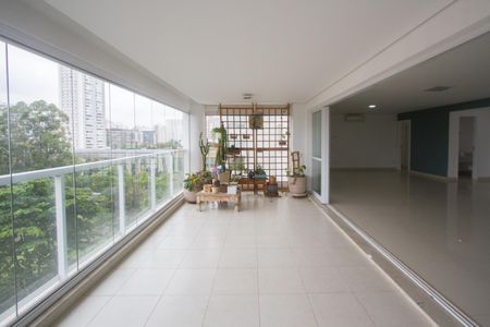 Apartamento à venda com 258m², 4 quartos e 4 vagasVaranda