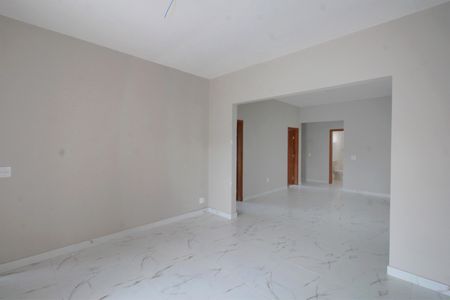 Casa à venda com 450m², 5 quartos e 2 vagasSala