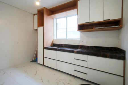 Casa à venda com 450m², 5 quartos e 2 vagasCozinha