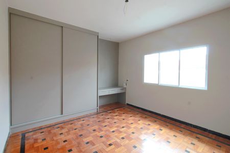 Casa à venda com 450m², 5 quartos e 2 vagasQuarto 2