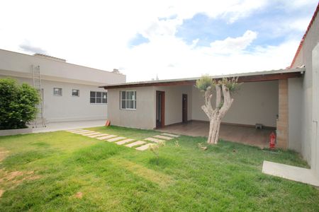 Casa à venda com 450m², 5 quartos e 2 vagasQuintal