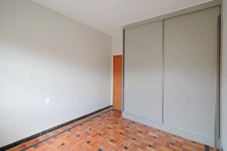 Casa à venda com 450m², 5 quartos e 2 vagasQuarto 4