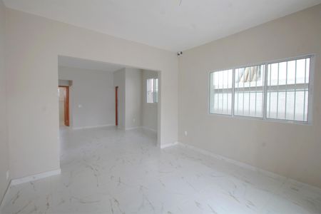 Casa à venda com 450m², 5 quartos e 2 vagasSala