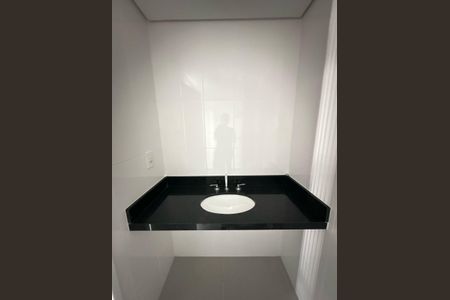 Apartamento à venda com 70m², 2 quartos e 1 vaga Apartamento à venda com 70m², 2 quartos e 1 vagaBanheiro da Suíte