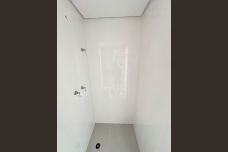 Apartamento à venda com 70m², 2 quartos e 1 vaga Apartamento à venda com 70m², 2 quartos e 1 vagaBanheiro da Suíte