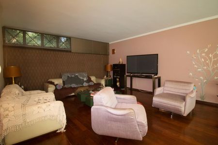 Casa à venda com 233m², 6 quartos e 6 vagas Casa à venda com 233m², 6 quartos e 6 vagasSala