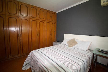 Casa à venda com 233m², 6 quartos e 6 vagas Casa à venda com 233m², 6 quartos e 6 vagasSuíte 1