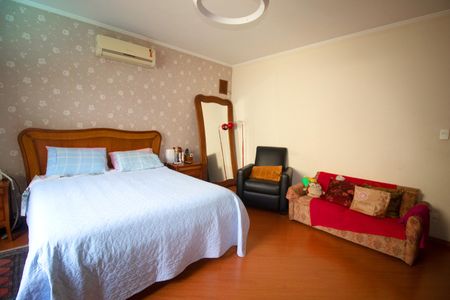 Casa à venda com 233m², 6 quartos e 6 vagas Casa à venda com 233m², 6 quartos e 6 vagasSuíte 3