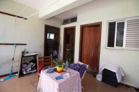 Casa à venda com 233m², 6 quartos e 6 vagas Casa à venda com 233m², 6 quartos e 6 vagasCobertura