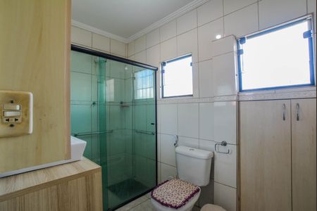 Casa à venda com 195m², 4 quartos e 2 vagas Casa à venda com 195m², 4 quartos e 2 vagasBanheiro Corredor