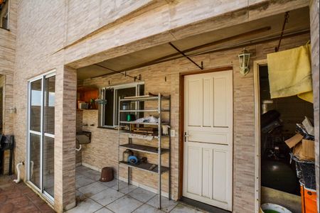 Casa à venda com 195m², 4 quartos e 2 vagas Casa à venda com 195m², 4 quartos e 2 vagasQuintal