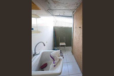 Casa à venda com 140m², 3 quartos e 2 vagas Casa à venda com 140m², 3 quartos e 2 vagasÁrea de Serviço