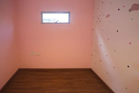 Casa à venda com 140m², 3 quartos e 2 vagas Casa à venda com 140m², 3 quartos e 2 vagasQuarto