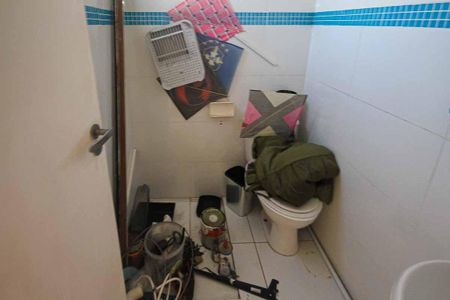 Casa à venda com 140m², 3 quartos e 2 vagas Casa à venda com 140m², 3 quartos e 2 vagasLavabo do espaço goumert