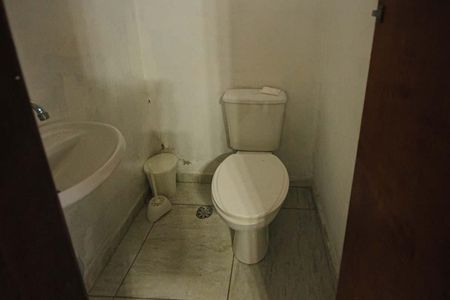 Casa à venda com 140m², 3 quartos e 2 vagas Casa à venda com 140m², 3 quartos e 2 vagasLavabo