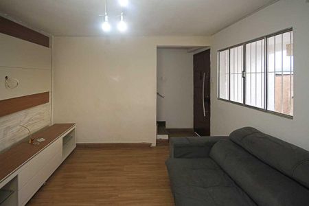 Casa à venda com 140m², 3 quartos e 2 vagas Casa à venda com 140m², 3 quartos e 2 vagasSala