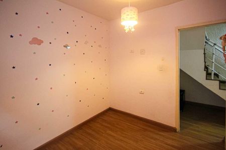 Casa à venda com 140m², 3 quartos e 2 vagas Casa à venda com 140m², 3 quartos e 2 vagasQuarto