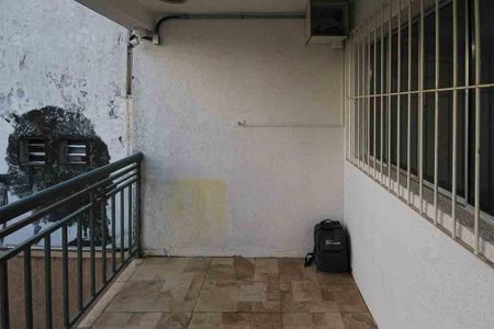 Casa à venda com 140m², 3 quartos e 2 vagas Casa à venda com 140m², 3 quartos e 2 vagasHall de entrada