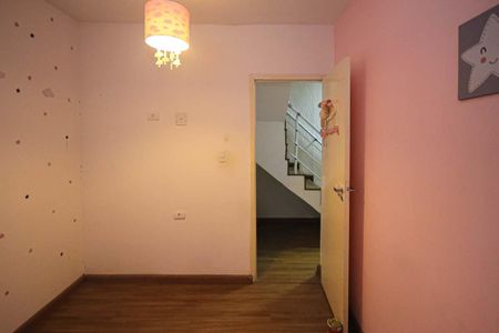 Casa à venda com 140m², 3 quartos e 2 vagas Casa à venda com 140m², 3 quartos e 2 vagasQuarto