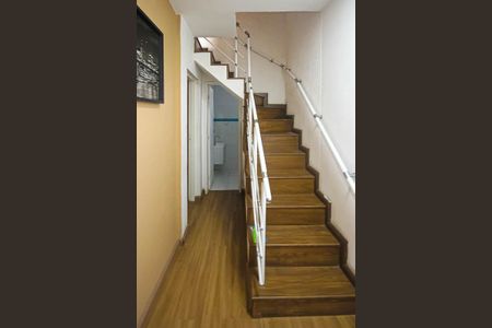 Casa à venda com 140m², 3 quartos e 2 vagas Casa à venda com 140m², 3 quartos e 2 vagasCorredor